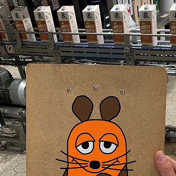 Im Werk wird das Bild von "Sendung mit der Maus" gezeigt