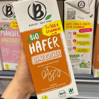 Drei unterschiedliche Getränkekartons.